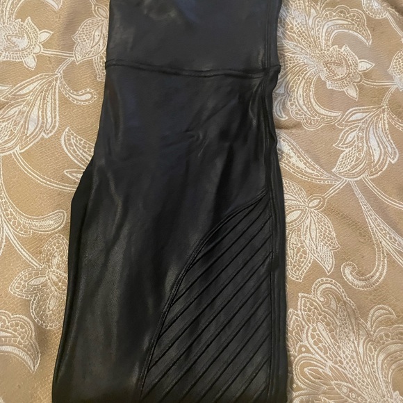 Large Spanx Leggings - Picture 3 of 3